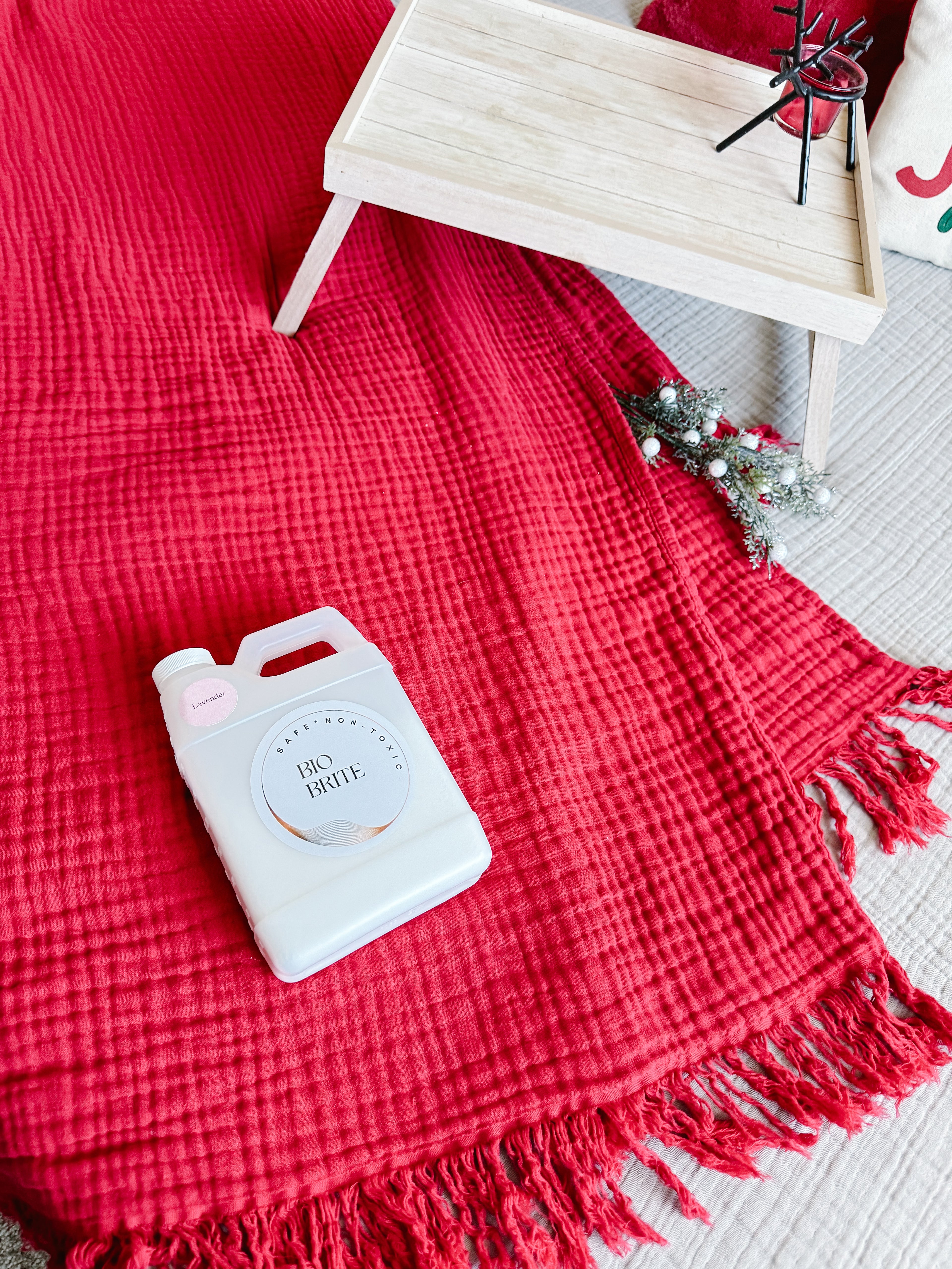 Classic Christmas Oversized Fringe Breeze Throw (Goodbye Colors)