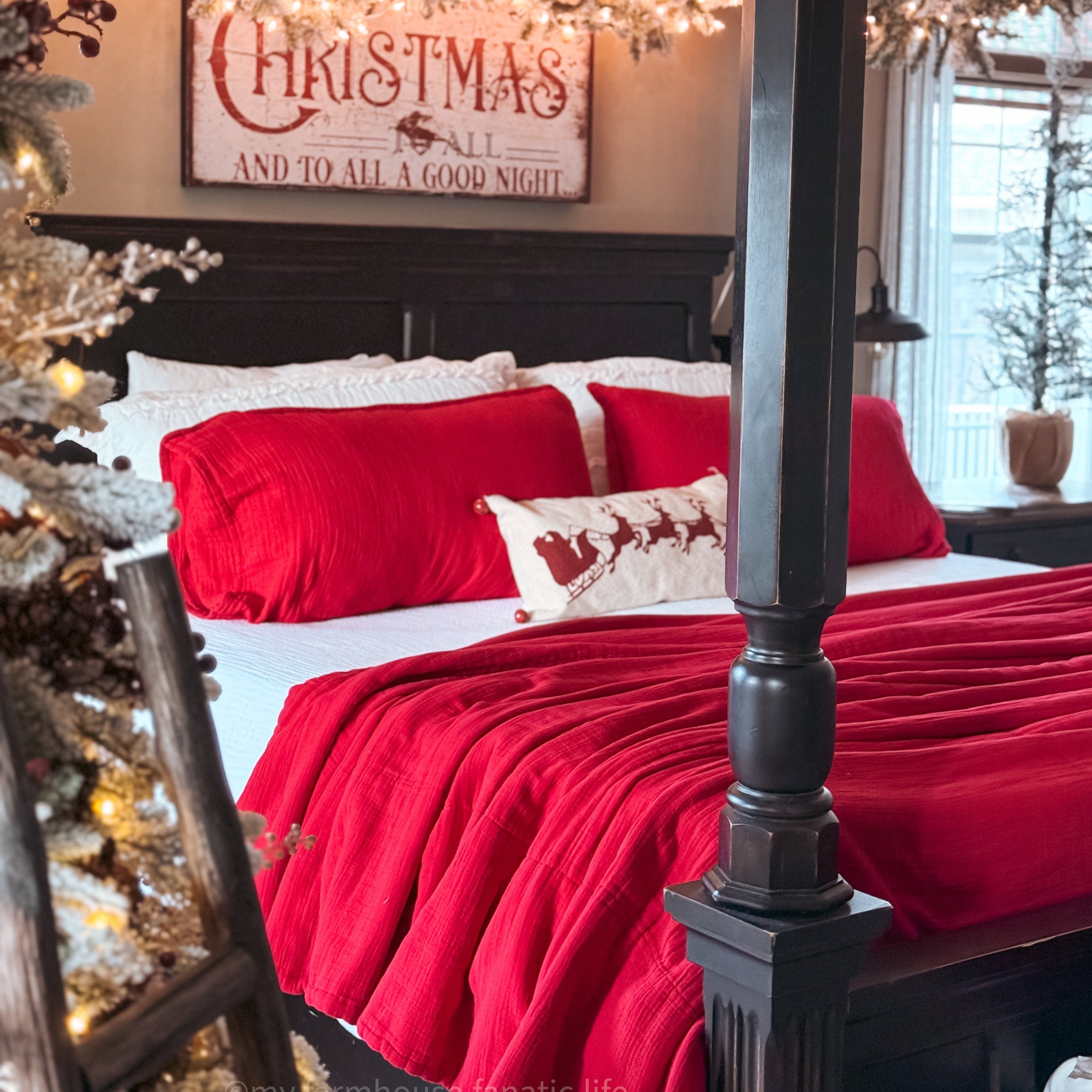 Classic Christmas Muslin Cotton 365 Blanket™ (Goodbye Color)