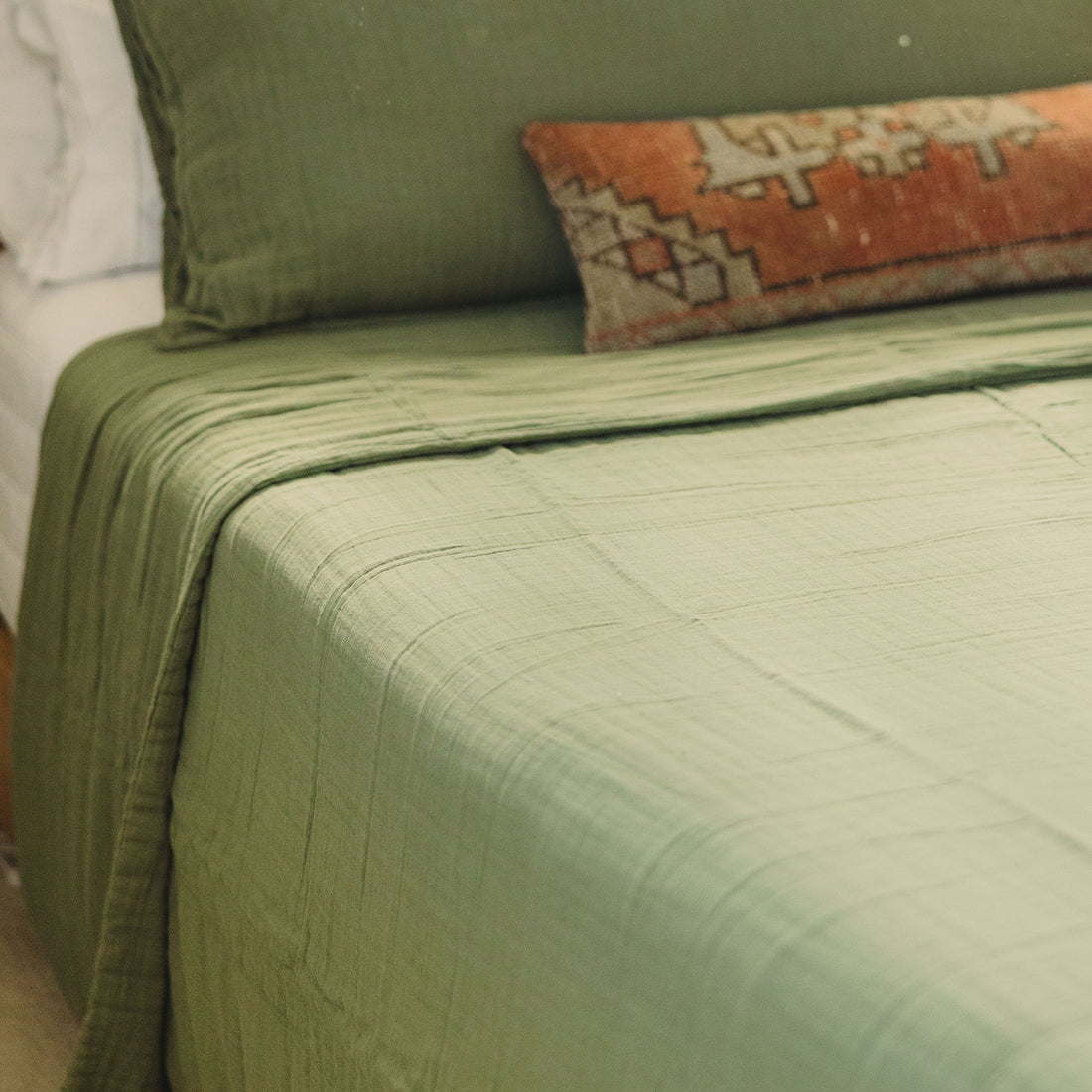 Ultra Lightweight 6 Layer Muslin Blanket - Moss & Sage