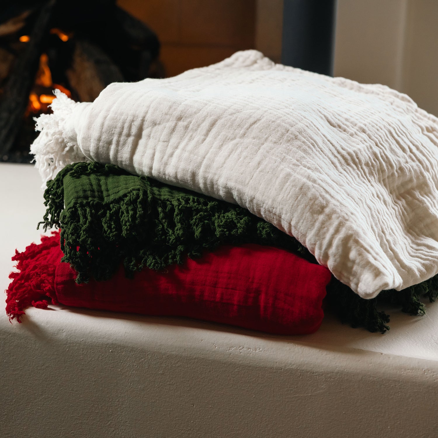 Classic Christmas Oversized Fringe Breeze Throw