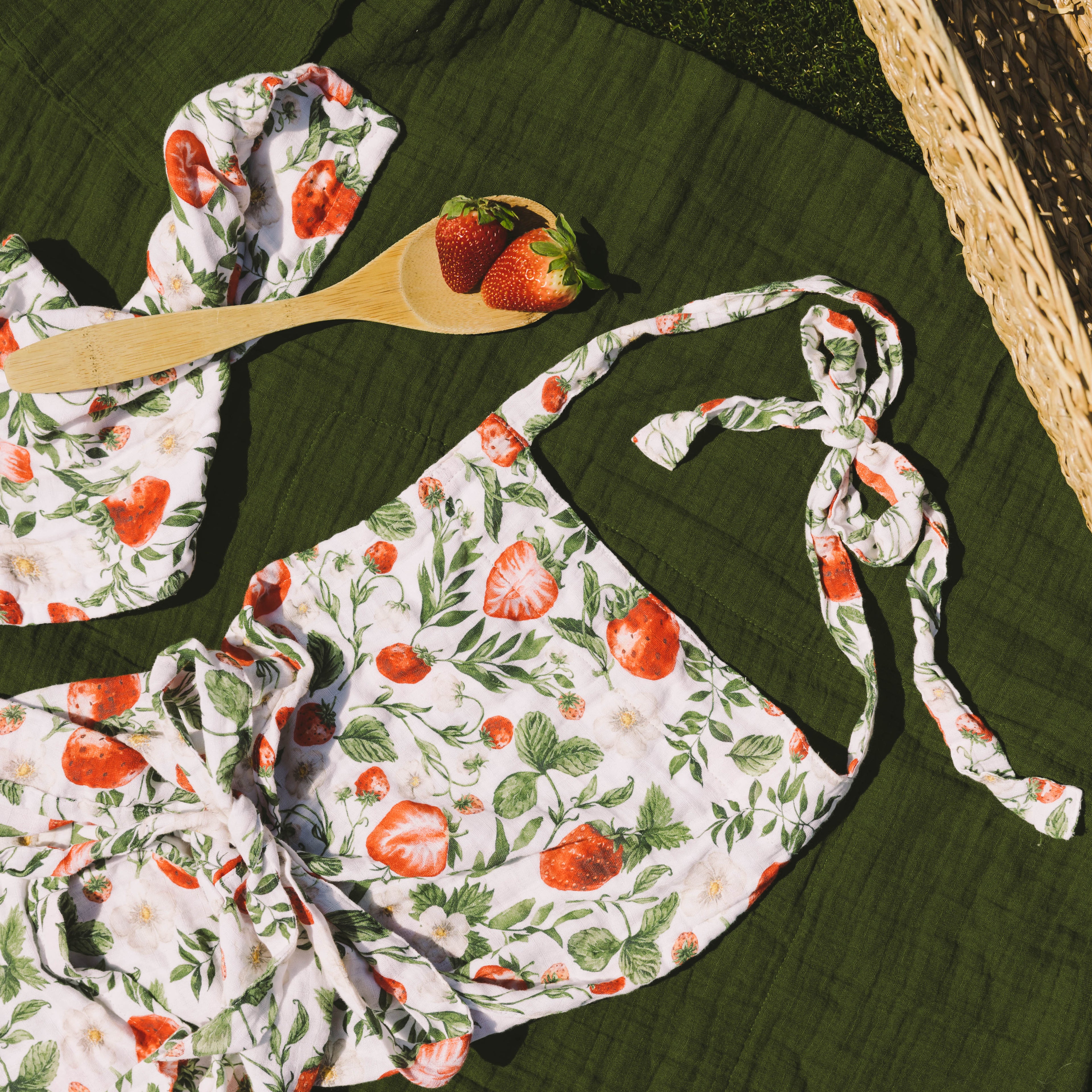 Strawberry Fields Muslin Cotton Apron
