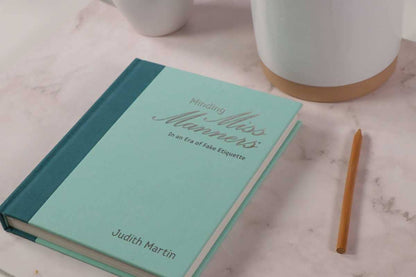 Minding Miss Manners by Judith  Martin