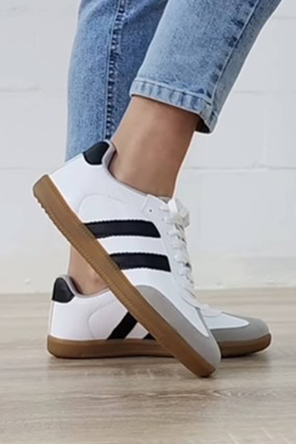 Striped Lace-up Flat Sneakers Shoes