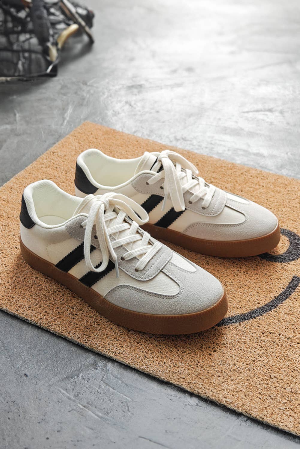Striped Lace-up Flat Sneakers Shoes