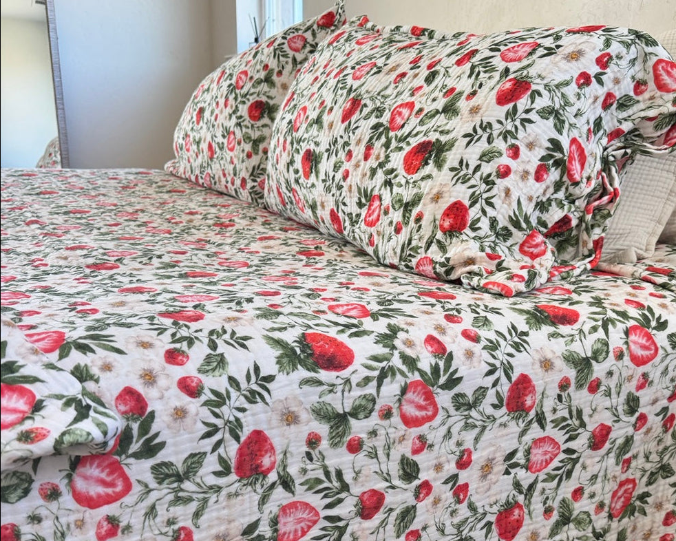 PRE-ORDER: Ultra-Lightweight 6-Layer Muslin Blanket - Strawberry Fields