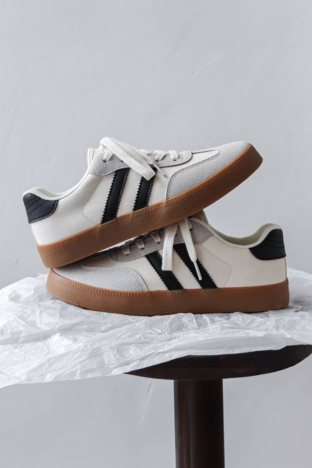 Striped Lace-up Flat Sneakers Shoes