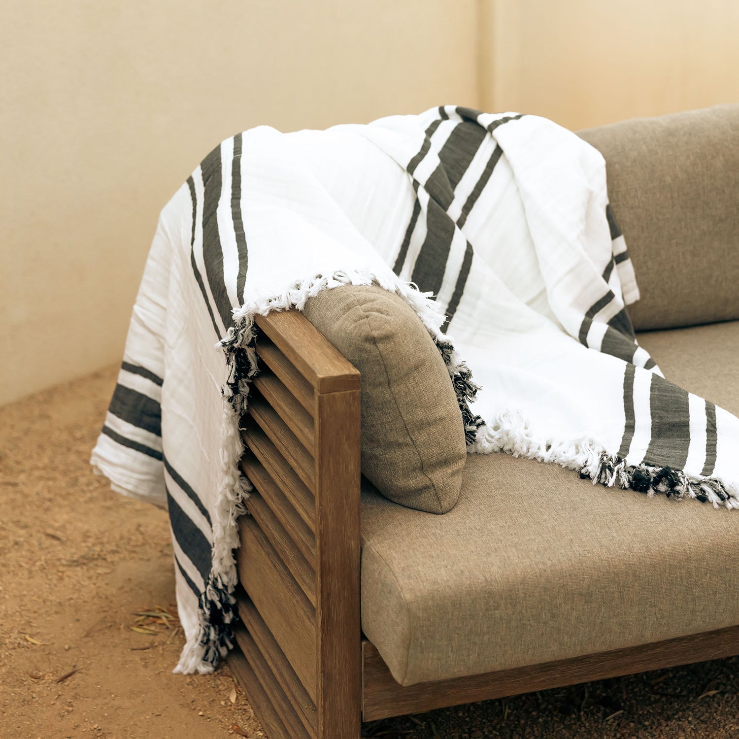 Original Fringe Throw In Arctic White With Black Stripe