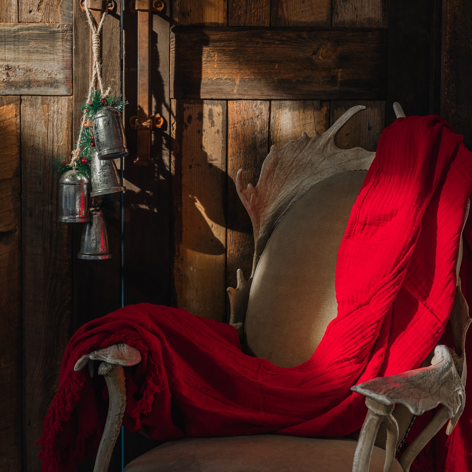 Classic Christmas Oversized Fringe Breeze Throw (Goodbye Colors)